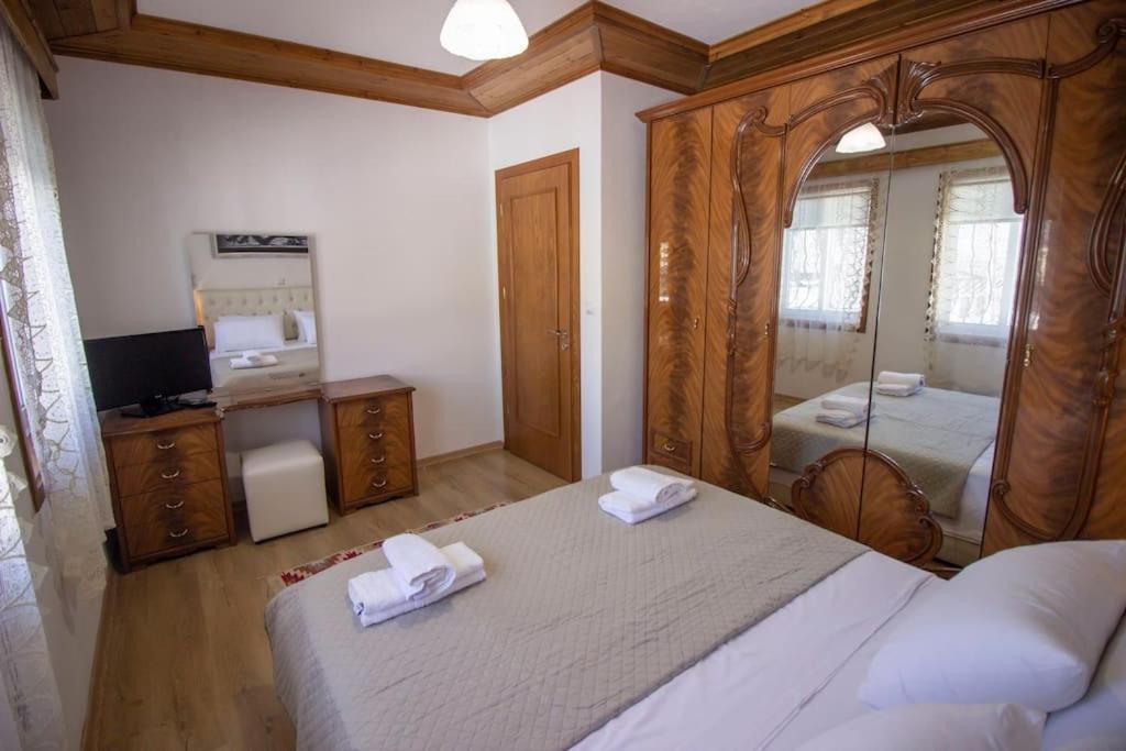 Ferienwohnung Emblematic House 3 Gjirokastër Exterior foto